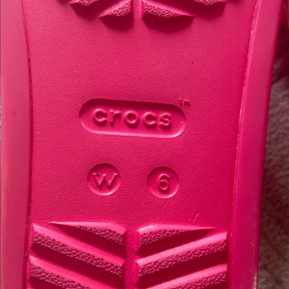 CROCS Women's Vibrant Pink Sandals - Picture 4 of 4